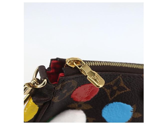LOUIS VUITTON LVxYK Multi Pochette Accessori Pouch M46385 LV Auth 158877SM Monogramma - vista 28