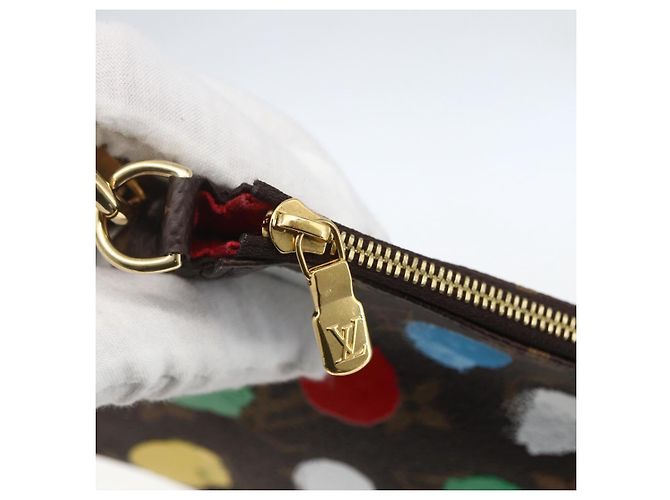 LOUIS VUITTON LVxYK Multi Pochette Accessori Pouch M46385 LV Auth 158877SM Monogramma - vista 9