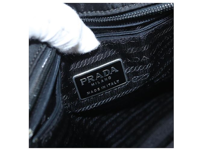 Borsa a mano PRADA in nylon nero Auth ep12285 - vista 16