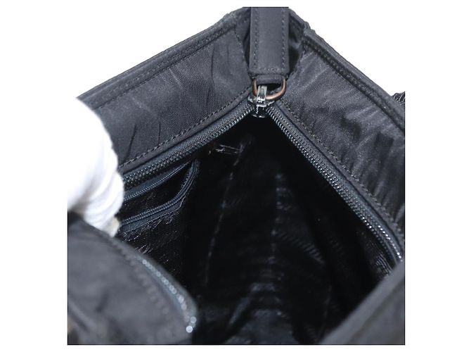 Borsa a mano PRADA in nylon nero Auth ep12285 - vista 18