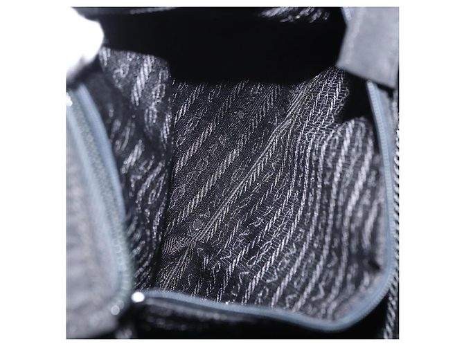 Borsa a mano PRADA in nylon nero Auth ep12285 - vista 21