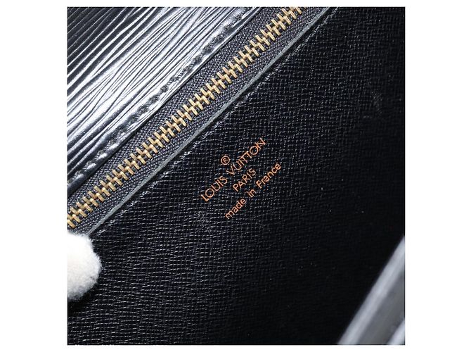 LOUIS VUITTON Epi Serie Dragonne Clutch Bag Nero M52612 LV Auth ep12293 - vista 15