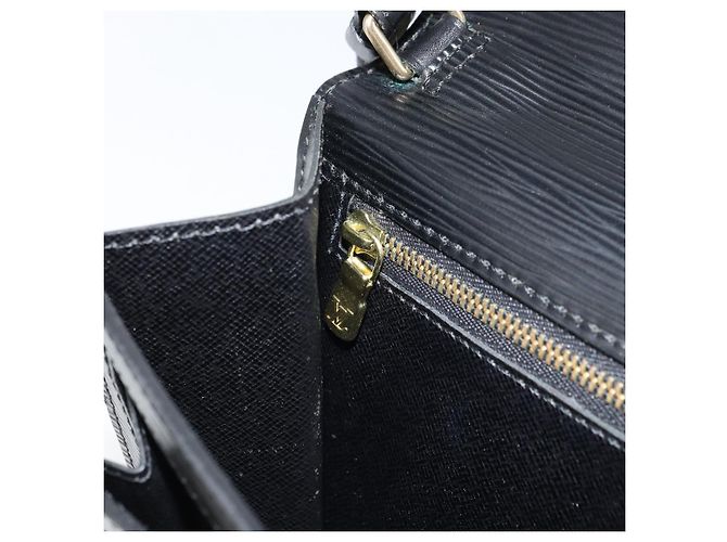 LOUIS VUITTON Epi Serie Dragonne Clutch Bag Nero M52612 LV Auth ep12293 - vista 19