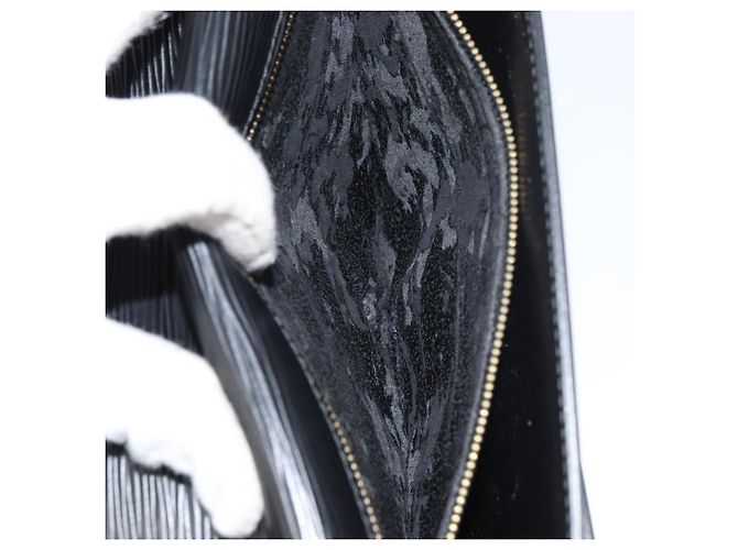 LOUIS VUITTON Epi Serie Dragonne Clutch Bag Nero M52612 LV Auth ep12293 - vista 20