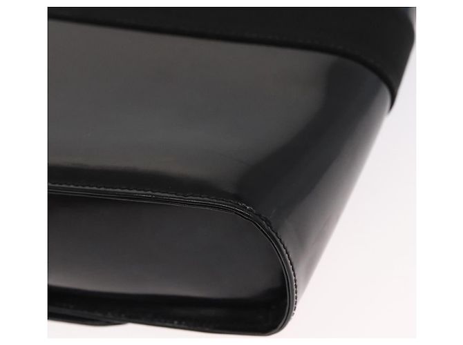 Borsa a Spalla Vala in Nylon Smaltato Nero e Argento di Salvatore Ferragamo Auth bs31354 - vista 12