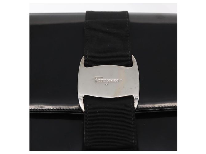 Borsa a Spalla Vala in Nylon Smaltato Nero e Argento di Salvatore Ferragamo Auth bs31354 - vista 14
