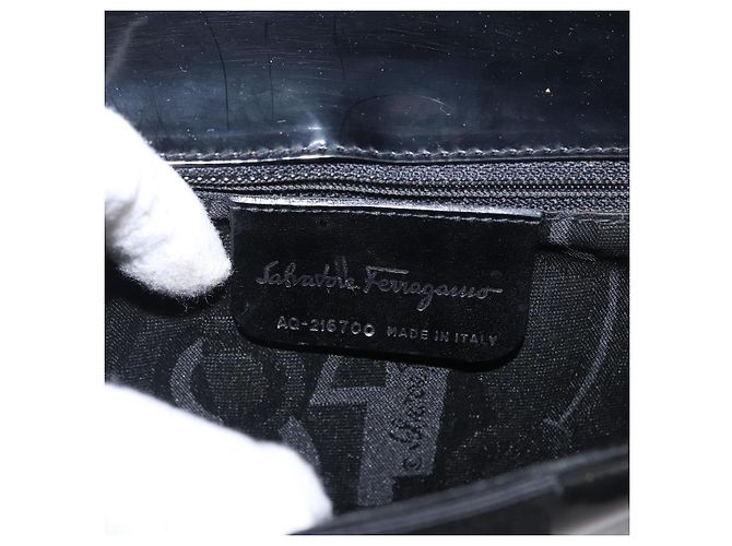 Borsa a Spalla Vala in Nylon Smaltato Nero e Argento di Salvatore Ferragamo Auth bs31354 - vista 16