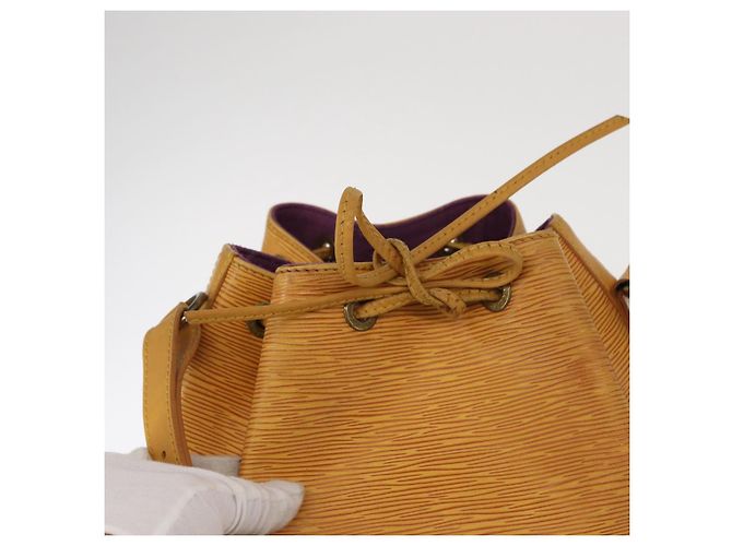 Noe LOUIS VUITTON Borsa a Spalla Petit Noé Epi Gialla M44109 LV Auth 154360 Giallo - vista 10