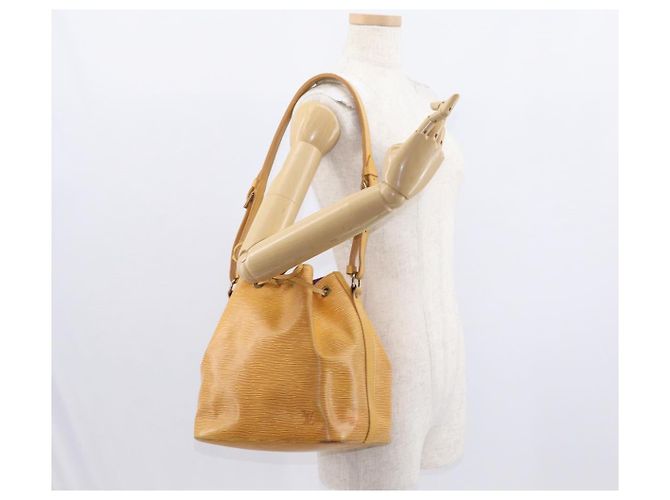 Noe LOUIS VUITTON Borsa a Spalla Petit Noé Epi Gialla M44109 LV Auth 154360 Giallo - vista 20