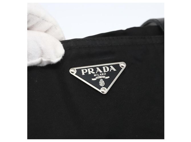 Prada Tote Bag aus schwarzem Nylon mit Silber authentisch 151579 - Ansicht 17