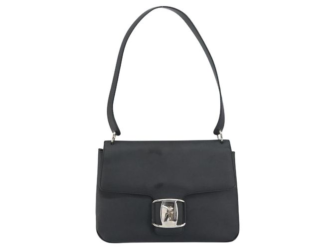 Borsa a spalla Vala Salvatore Ferragamo in pelle verniciata nera argento Auth bs31352 - vista 13