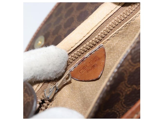 Céline Borsa a Spalla in Tela Macadam CELINE in Pelle PVC Marrone Oro Auth 157688 D'oro - vista 18