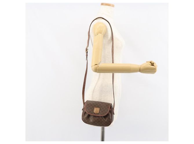 Céline Borsa a Spalla in Tela Macadam CELINE in Pelle PVC Marrone Oro Auth 157688 D'oro - vista 24