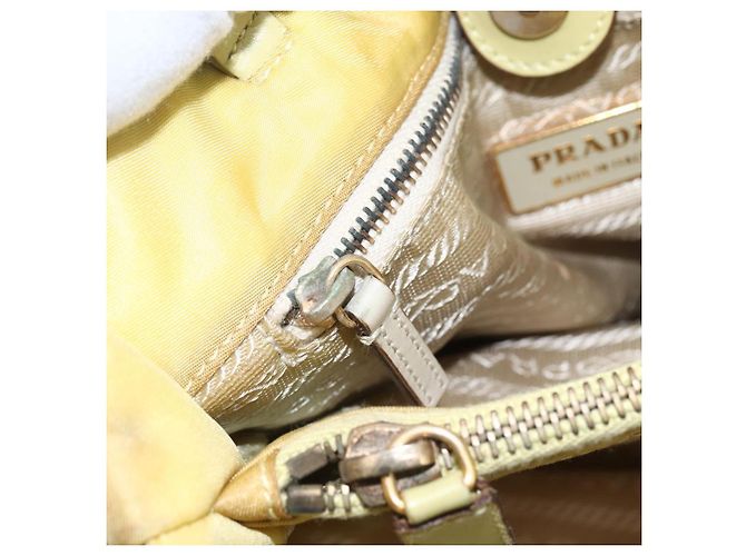 Borsa Tote PRADA in nylon giallo oro Auth 157782 D'oro - vista 18