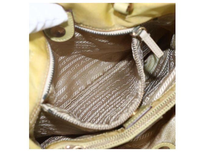 Borsa Tote PRADA in nylon giallo oro Auth 157782 D'oro - vista 21