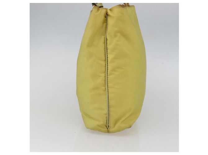 Borsa Tote PRADA in nylon giallo oro Auth 157782 D'oro - vista 3