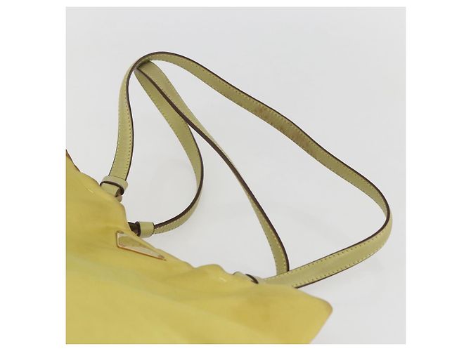 Borsa Tote PRADA in nylon giallo oro Auth 157782 D'oro - vista 7
