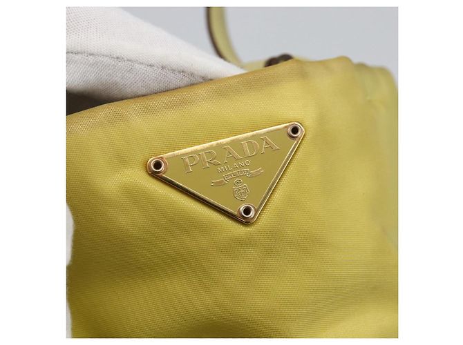 Borsa Tote PRADA in nylon giallo oro Auth 157782 D'oro - vista 9