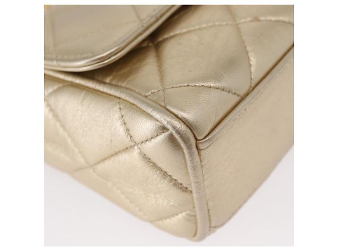 CHANEL Mini Matelassé 13 Schultertasche mit Kette aus Leder Gold CC Auth 156634SAM Golden - Ansicht 15