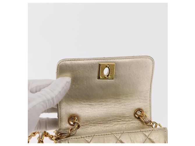 CHANEL Mini Matelassé 13 Schultertasche mit Kette aus Leder Gold CC Auth 156634SAM Golden - Ansicht 22