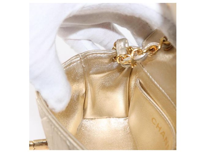 CHANEL Mini Matelassé 13 Schultertasche mit Kette aus Leder Gold CC Auth 156634SAM Golden - Ansicht 26