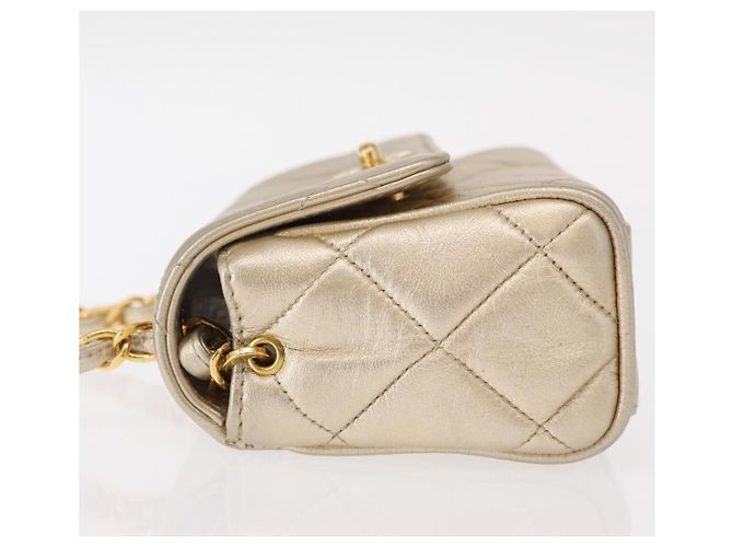 CHANEL Mini Matelassé 13 Schultertasche mit Kette aus Leder Gold CC Auth 156634SAM Golden - Ansicht 4