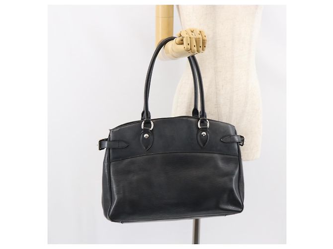 LOUIS VUITTON Borsa a Mano Epi Passy GM Nera M59252 LV Auth 153131 Nero - vista 26