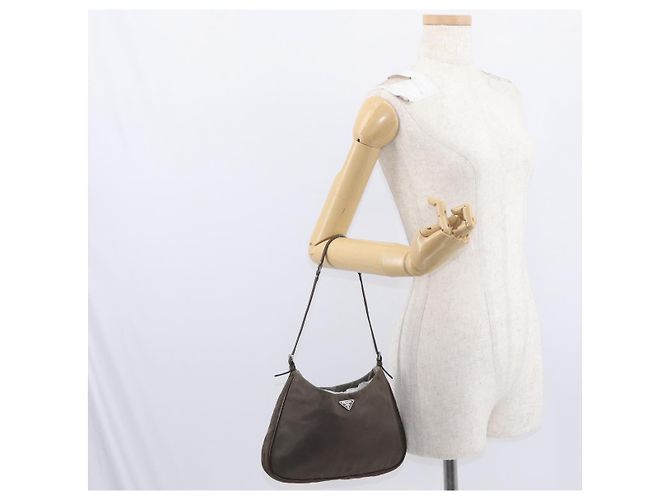 Borsa a Spalla PRADA in Nylon Marrone Auth 153825 - vista 23