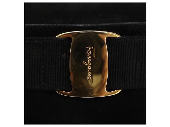 Borsa a Spalla Vala in Pelle Scamosciata Nera e Oro Salvatore Ferragamo Auth gh1251 Nero D'oro - vista 15