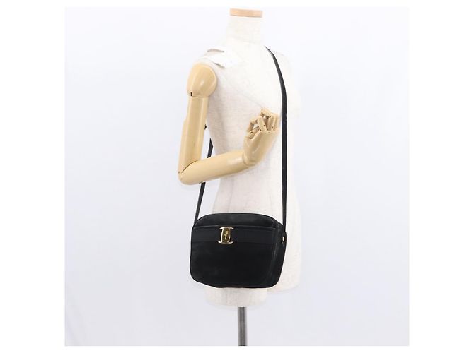 Borsa a Spalla Vala in Pelle Scamosciata Nera e Oro Salvatore Ferragamo Auth gh1251 Nero D'oro - vista 22