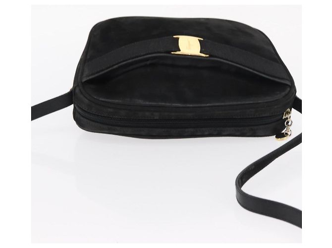 Borsa a Spalla Vala in Pelle Scamosciata Nera e Oro Salvatore Ferragamo Auth gh1251 Nero D'oro - vista 6