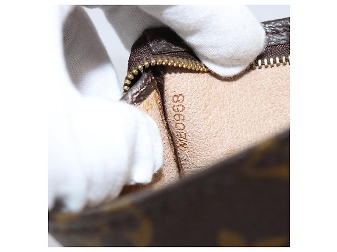 LOUIS VUITTON Poche Toilette Monogram 15 M47546 LV Auth BA8359 Monogramma - vista 12