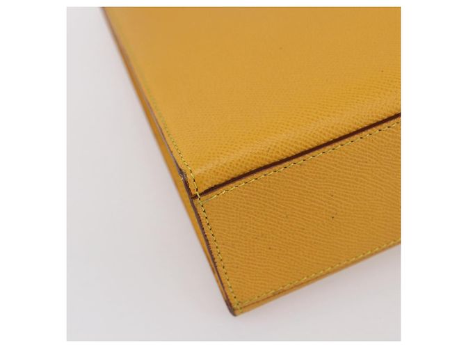 Céline Borsa a Spalla CELINE in Pelle Giallo Oro Auth 153948 D'oro - vista 14