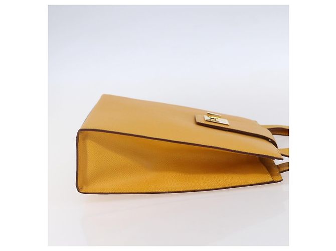 Céline Borsa a Spalla CELINE in Pelle Giallo Oro Auth 153948 D'oro - vista 4