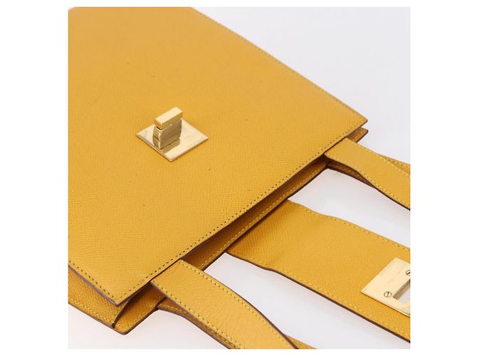 Céline Borsa a Spalla CELINE in Pelle Giallo Oro Auth 153948 D'oro - vista 6
