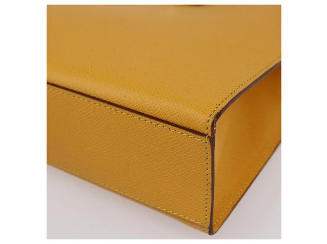 Céline Borsa a Spalla CELINE in Pelle Giallo Oro Auth 153948 D'oro - vista 9