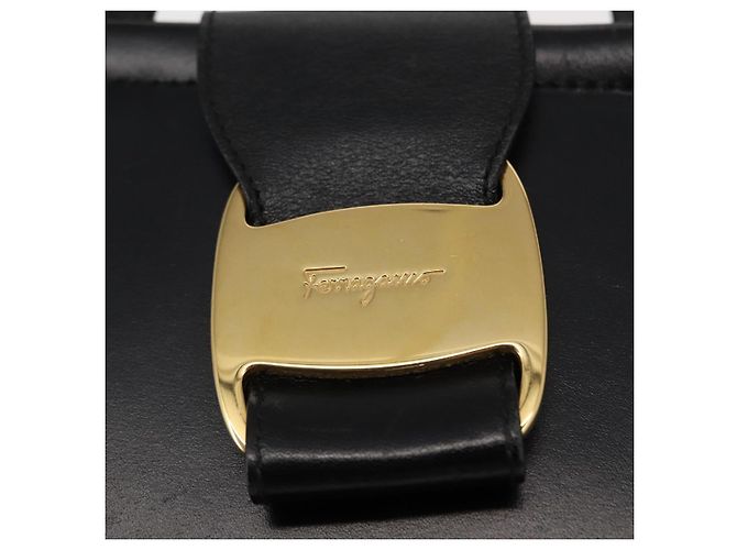 Borsa a mano Vala in pelle nera e oro Salvatore Ferragamo Auth BA7667 Nero D'oro - vista 14
