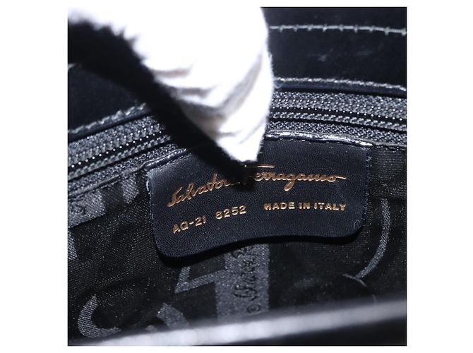 Borsa a mano Vala in pelle nera e oro Salvatore Ferragamo Auth BA7667 Nero D'oro - vista 15