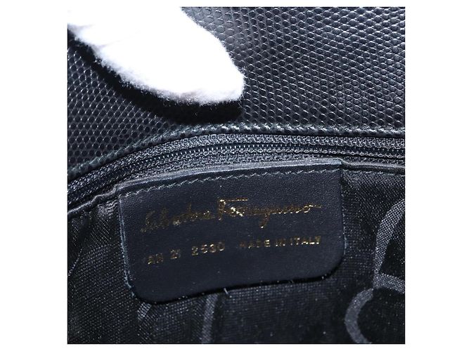 Borsa Tote Vala in pelle nera e oro Auth BA7676 di Salvatore Ferragamo Nero D'oro - vista 16