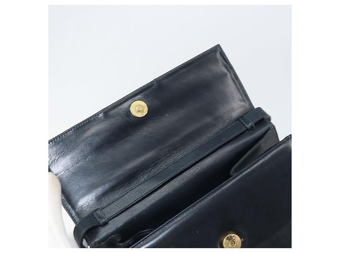 Bolsa de Ombro Salvatore Ferragamo em Couro Preto Dourado Auth 152686 - vista 15