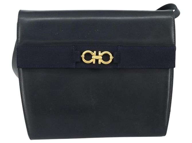 Bolsa de Ombro Salvatore Ferragamo em Couro Preto Dourado Auth 152686 - vista 2