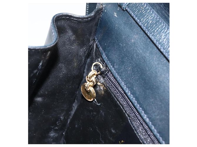 Bolsa de Ombro Salvatore Ferragamo em Couro Preto Dourado Auth 152686 - vista 20