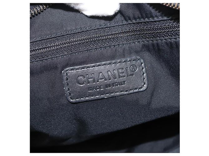 CHANEL Nuova Borsa da Viaggio in Nylon Nera CC Auth ki6162 Nero - vista 19