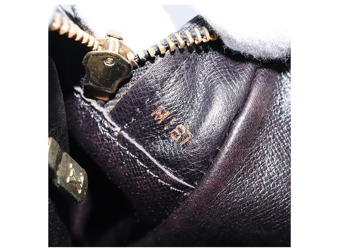 LOUIS VUITTON Borsa a Spalla Epi Trocadero 27 Nera M52312 LV Auth 151092 Nero - vista 12