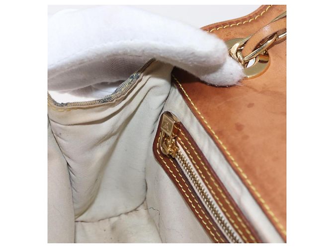 LOUIS VUITTON Bolsa de Ombro Mini Camille com Corrente Monograma Azul M92002 Auth 153870 - vista 23