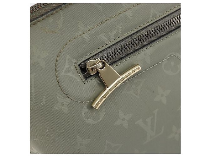 LOUIS VUITTON Pochette Cosmos in titanio Monogram Grigia M63240 LV Auth 147363 Marrone - vista 17