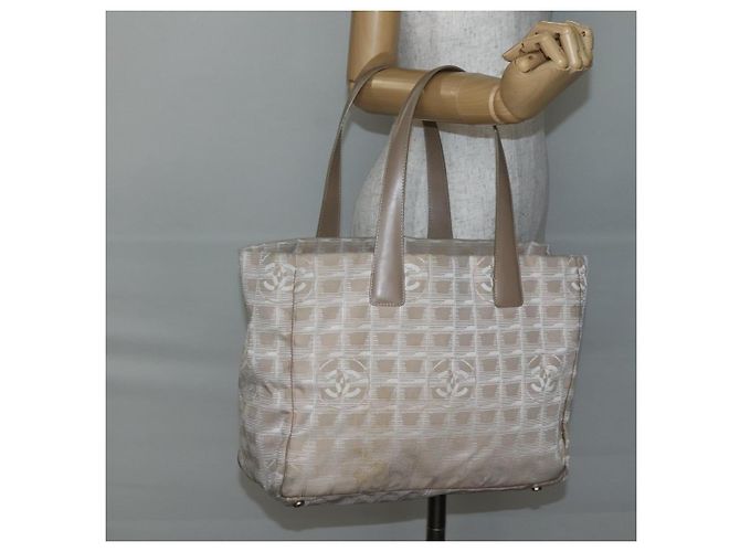 CHANEL Nuova Borsa Tote da Viaggio Nylon Beige Oro CC Auth ti3422 D'oro - vista 22
