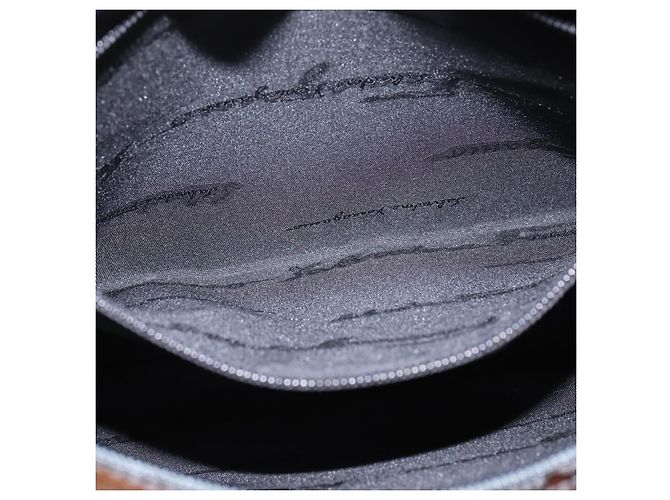 Bolsa de Ombro Chain Vala Esmalte Marrom Prata Auth 143223 de Salvatore Ferragamo - vista 19