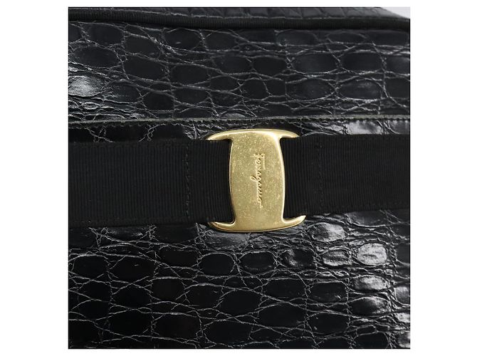 Borsa a Spalla Vala in Pelle Embossed Nera e Oro Auth BA6288 di Salvatore Ferragamo Nero D'oro - vista 18