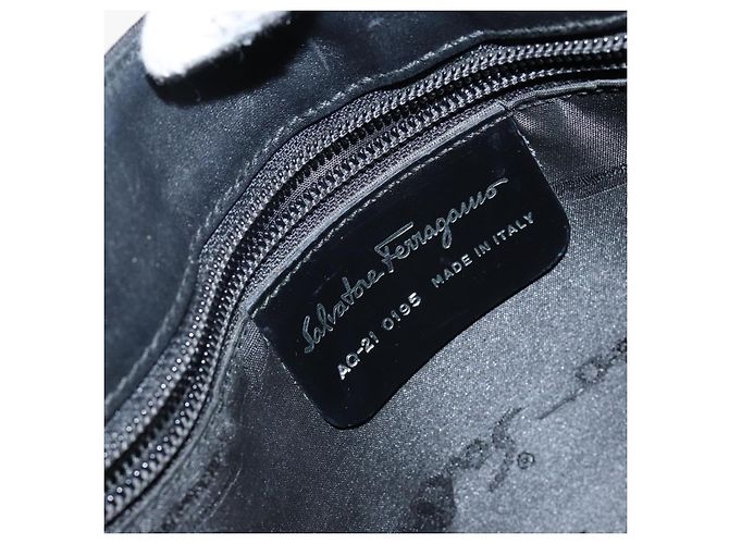 Bolso de Hombro Gancini de Nylon Negro y Plata de Salvatore Ferragamo Auth hk2985 - vista 12
